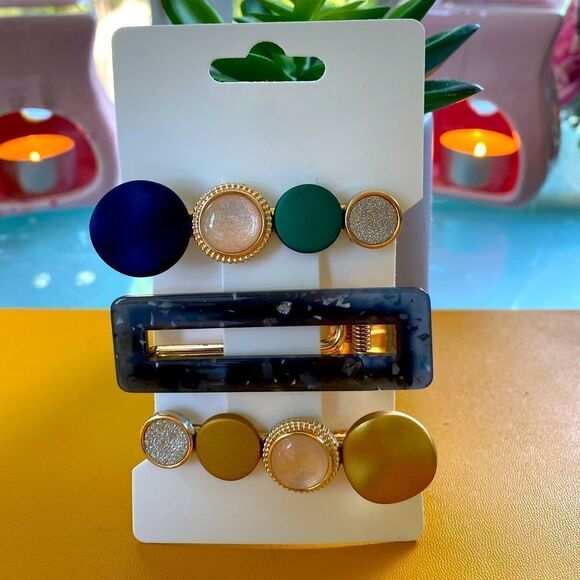 ✨Classy Hair Clips - 3 Pack 🌷✨ - Picture 1 of 3